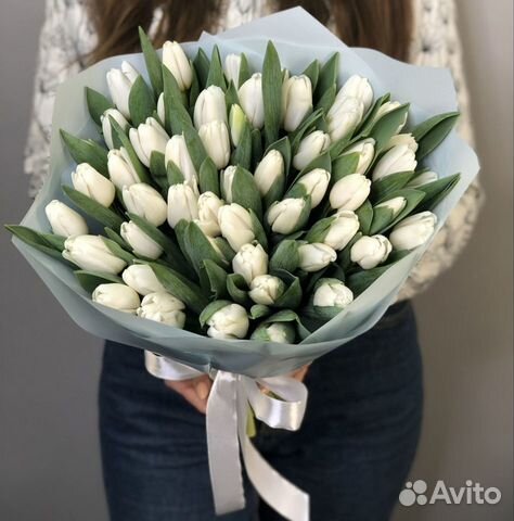 Белые тюльпаны к 8 марта
