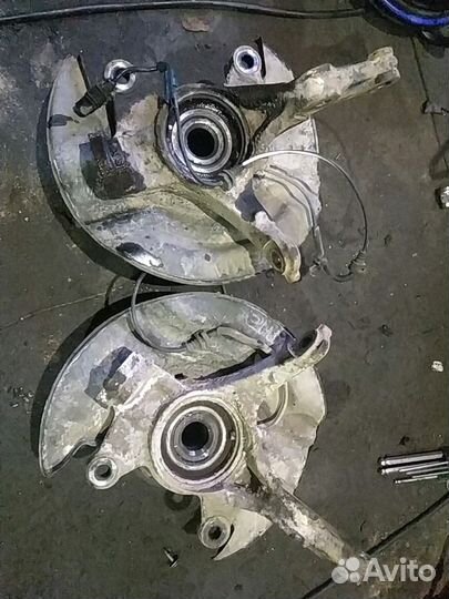 Поворотный кулак Honda cr-v 2011 год