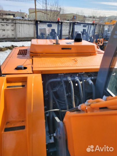 Колёсный экскаватор UMG E145W, 2023