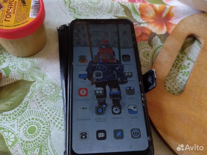 Мобильные телефоны бу honor9а