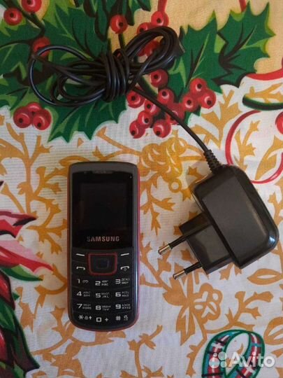 Телефон Samsung e1100т