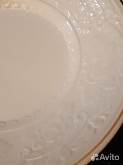 Блюдо с рельефным рисунком. Винтаж. зик