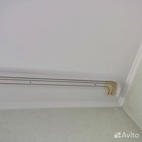 Карниз потолочный трехрядный