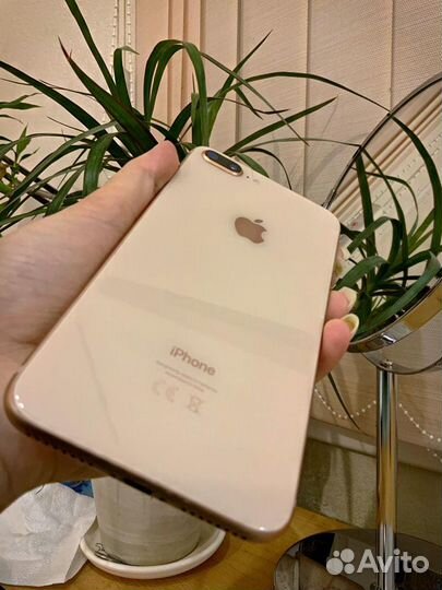 iPhone 8 Plus, 64 ГБ