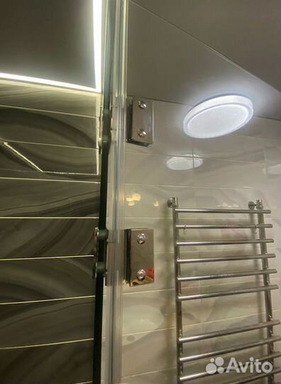 Душевой уголок новый. Душевая перегородка