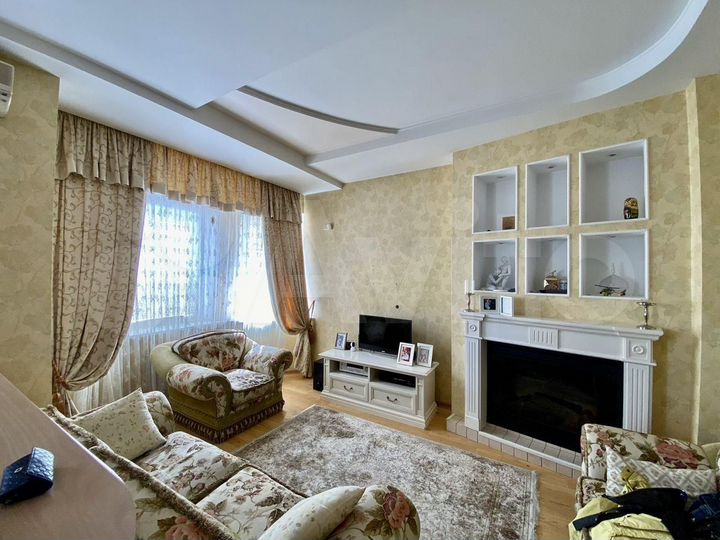 3-к. квартира, 95 м², 8/9 эт.