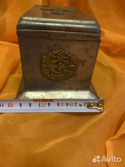 Церковная шкатулка дарохранительница