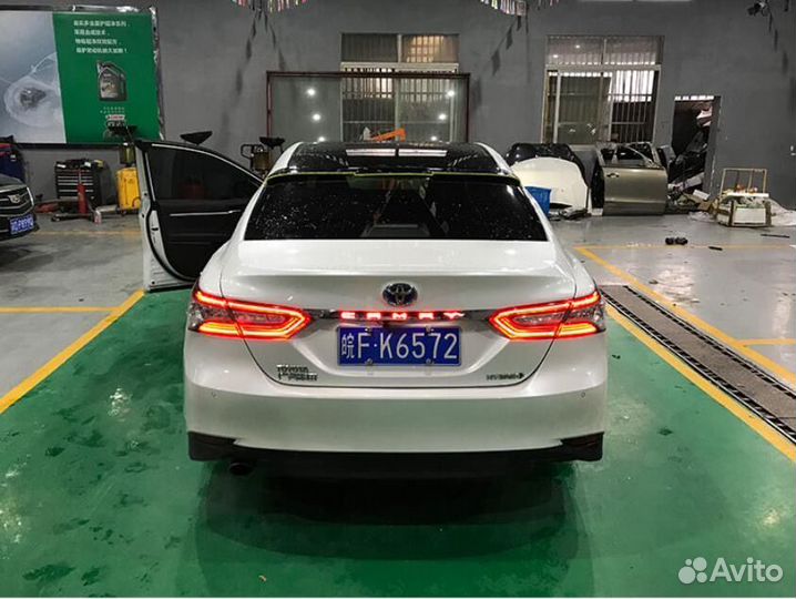 Toyota Camry 70 LED Планка на заднюю дверь E1GC8