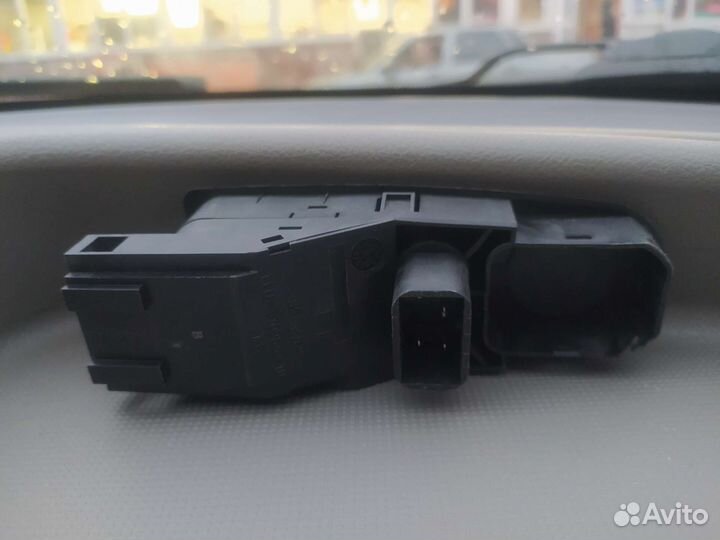 Блок управления стеклоподъемниками LADA Kalina