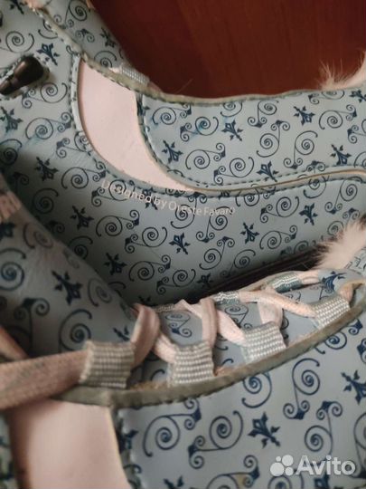 Коньки женские фигурные