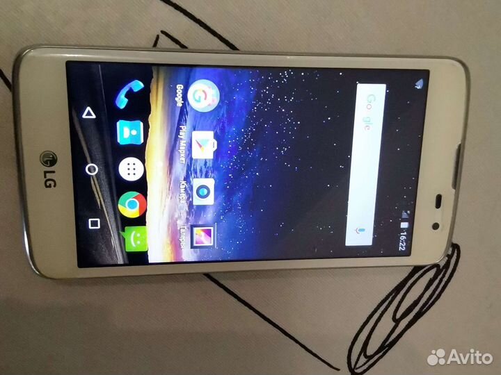 Телефон LG