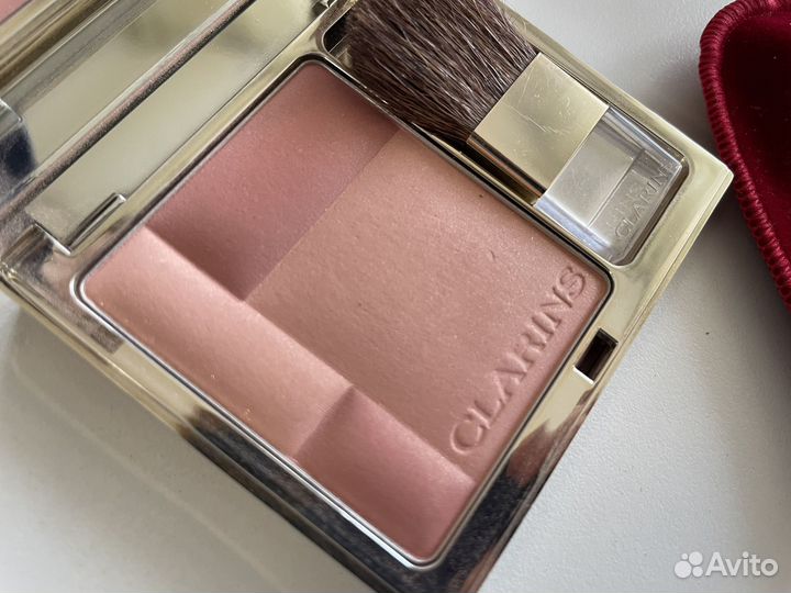 Clarins румяна