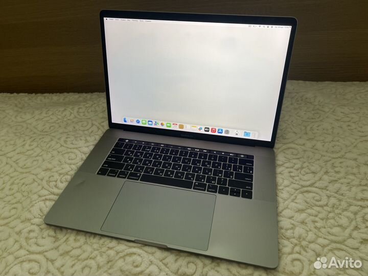 MacBook Pro 15 2018 i7 2.6/16/512Gb/Radeon 560X