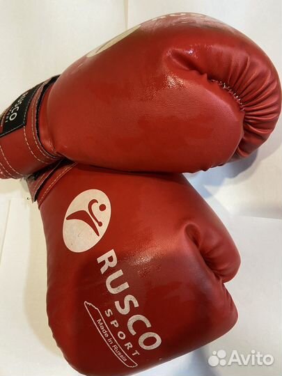 Боксерские перчатки