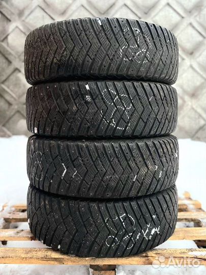 Goodyear UltraGrip Ice Arctic SUV 245/65 R17 111T