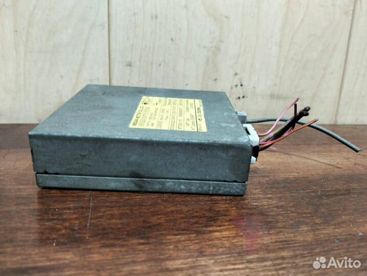 Блок управления центральным замком Nissan Maxima A