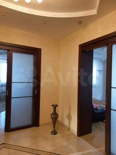 4-к. квартира, 174 м², 4/6 эт.