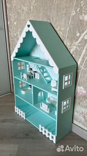 Кукольный домик с мебелью