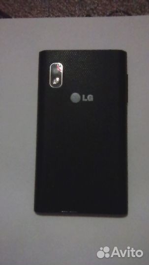 Телефон LG Е612