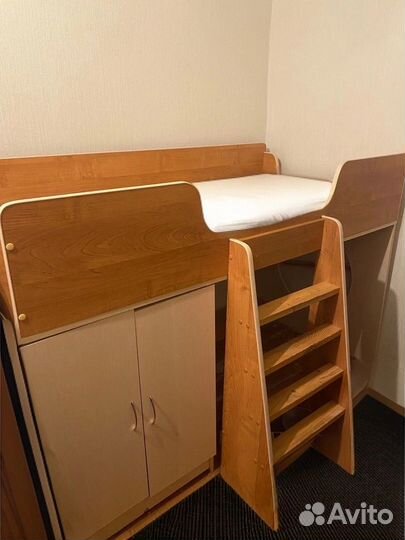 Детская кровать чердак со шкафом