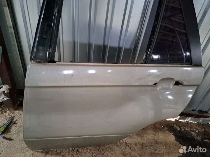 Дверь задний левый на BMW E53