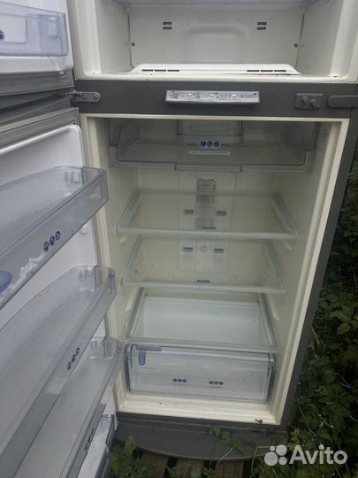 Холодильник whirlpool