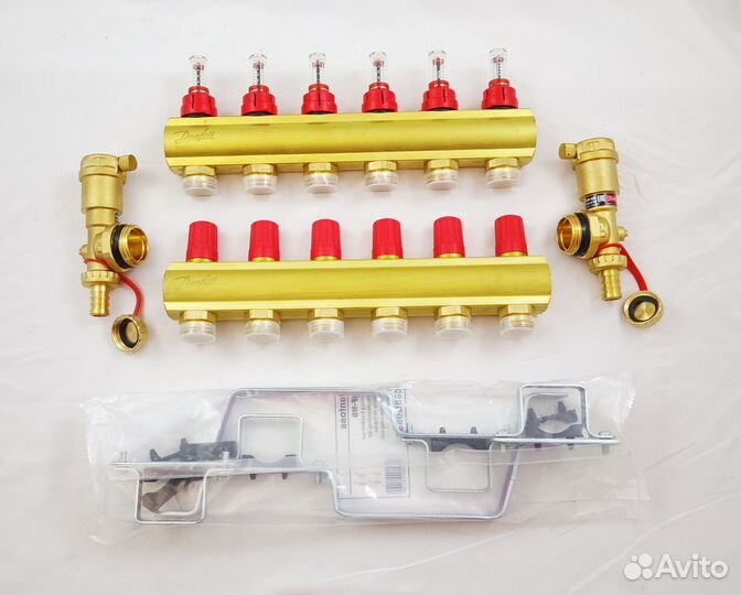 Коллектор для теплого пола на 6 выходов. Danfoss