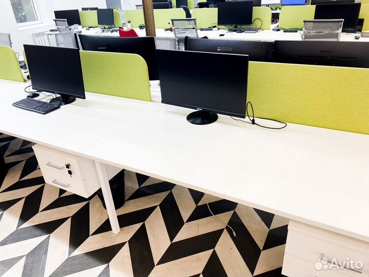 Офисный стол (бенч, комплект с тумбой на 4 чел.)