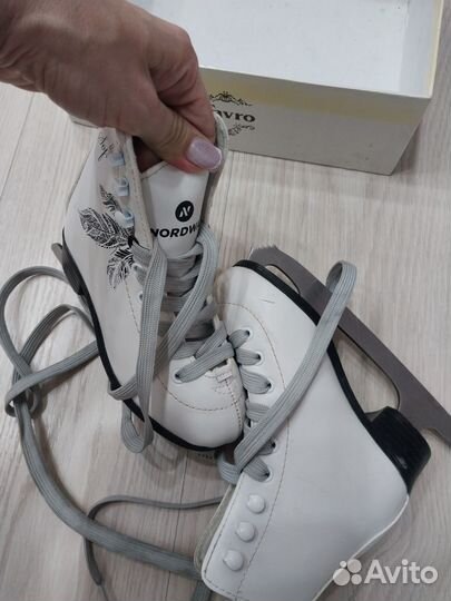 Коньки фигурные детские 28 размер