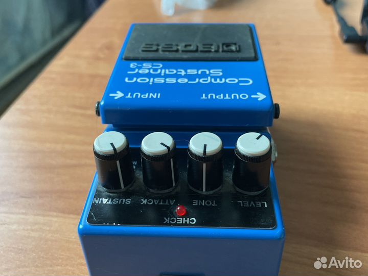 Гитарная педаль boss cs-3