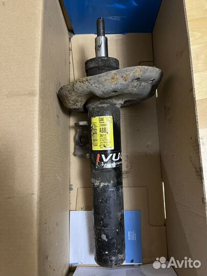 Амортизатор пер. лев. Ручка АКПП opel astra j gtc