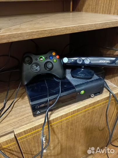 Xbox 360 с играми и проэктором