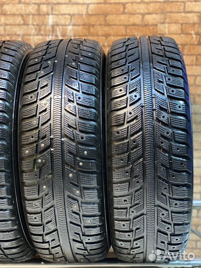 Kumho I'Zen KW22 215/65 R16 98T