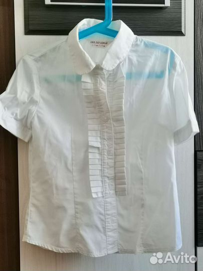 Блузки белые на девочку. Рост от 116 см до 128см