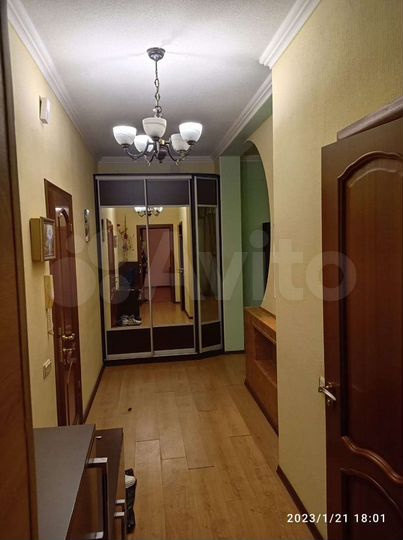 2-к. квартира, 70 м², 7/10 эт.