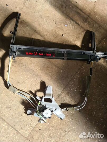 Шторка задняя Lexus LS 2008