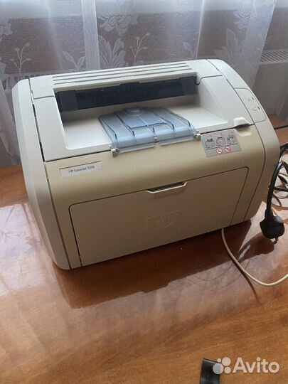 Принтер лазерный hp