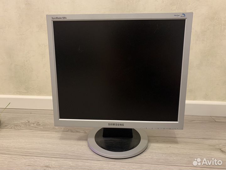 Монитор Samsung 920N