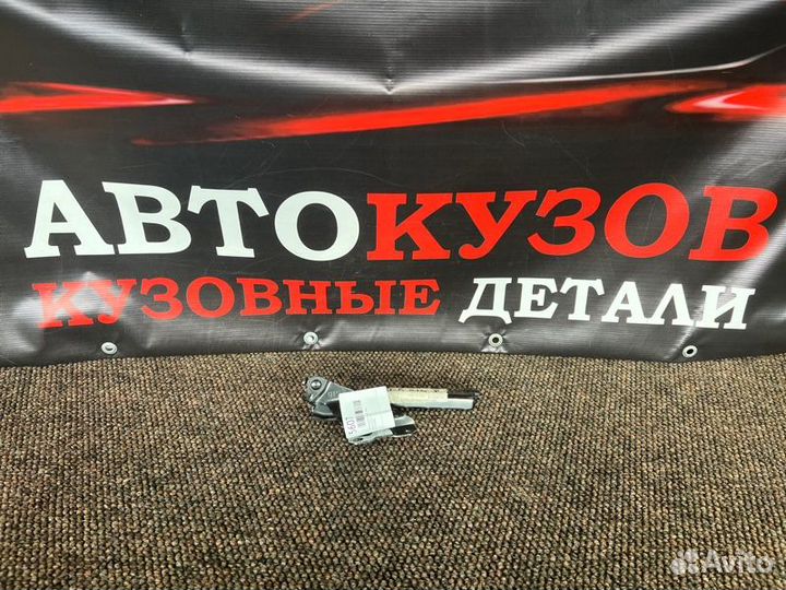 Петля капота правая Mazda 6 GJ 2012-2015