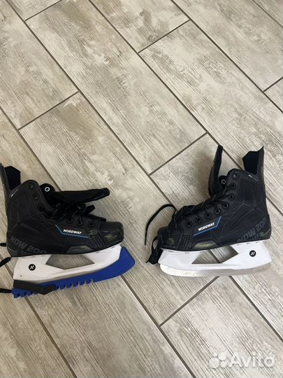 Хоккейные коньки мужские Nordway NDW 200