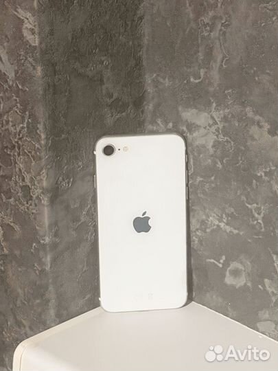 iPhone SE (2020), 64 ГБ