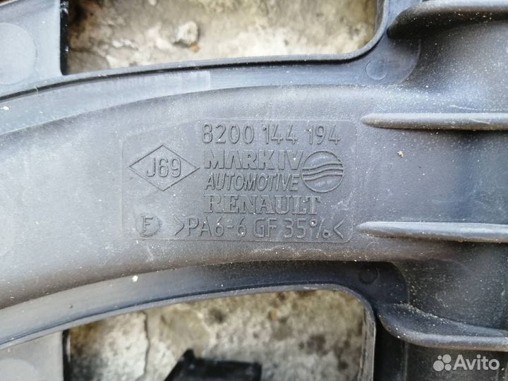 Впускной Коллектор Рено Меган 2 2.0