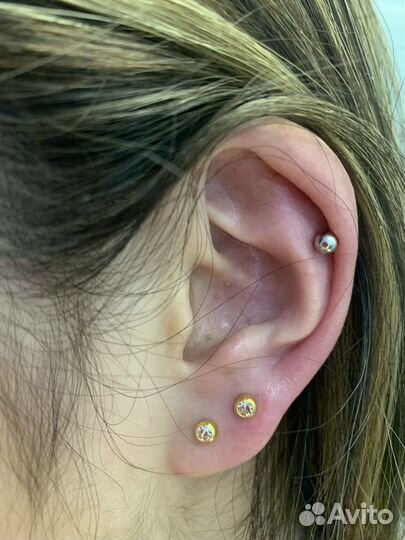 Мастер пирсинга