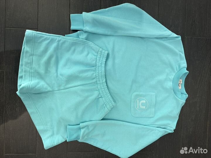 Спортивный костюм