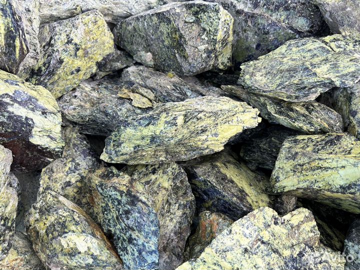 Бутовый камень Змеевик фр. 200-400