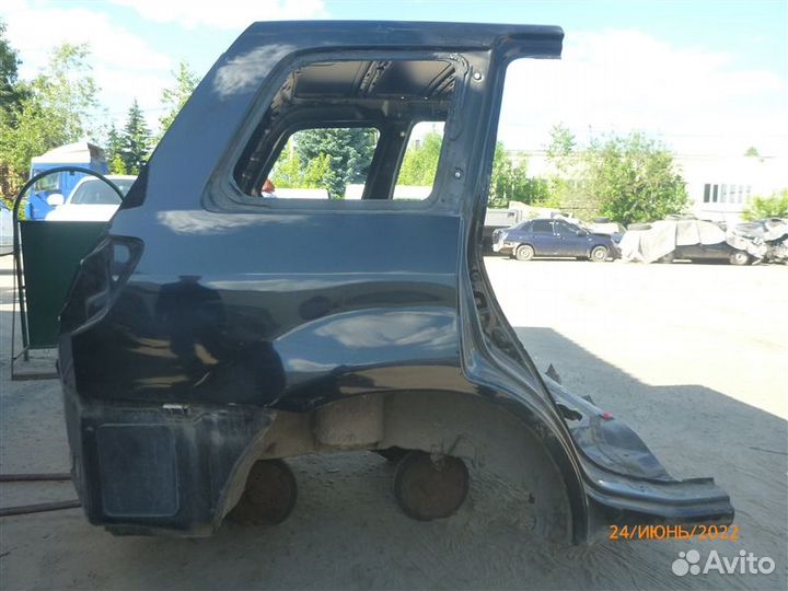 Крыло заднее правое Mitsubishi Outlander CU5W 4G69