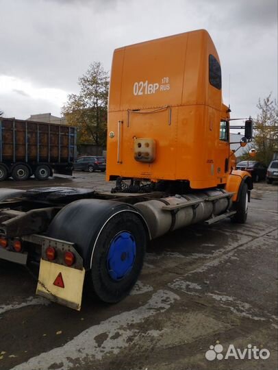 Freightliner FLD, 2004