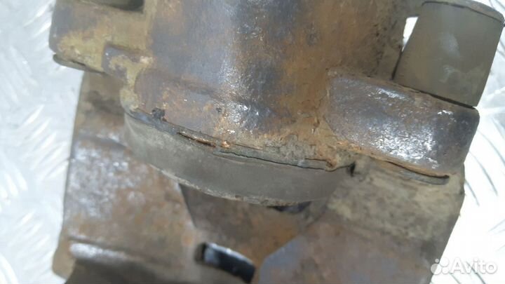 Б/У Суппорт тормозной передний правый Monde#003