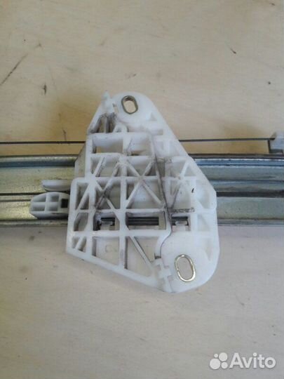 Стеклоподъемник задний левый Honda Vezel RU1 L15B