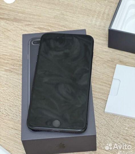 iPhone 8 Plus, 64 ГБ